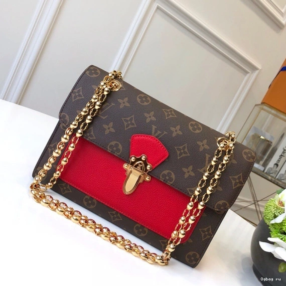 VICTOIRE Louis Vuitton 0718